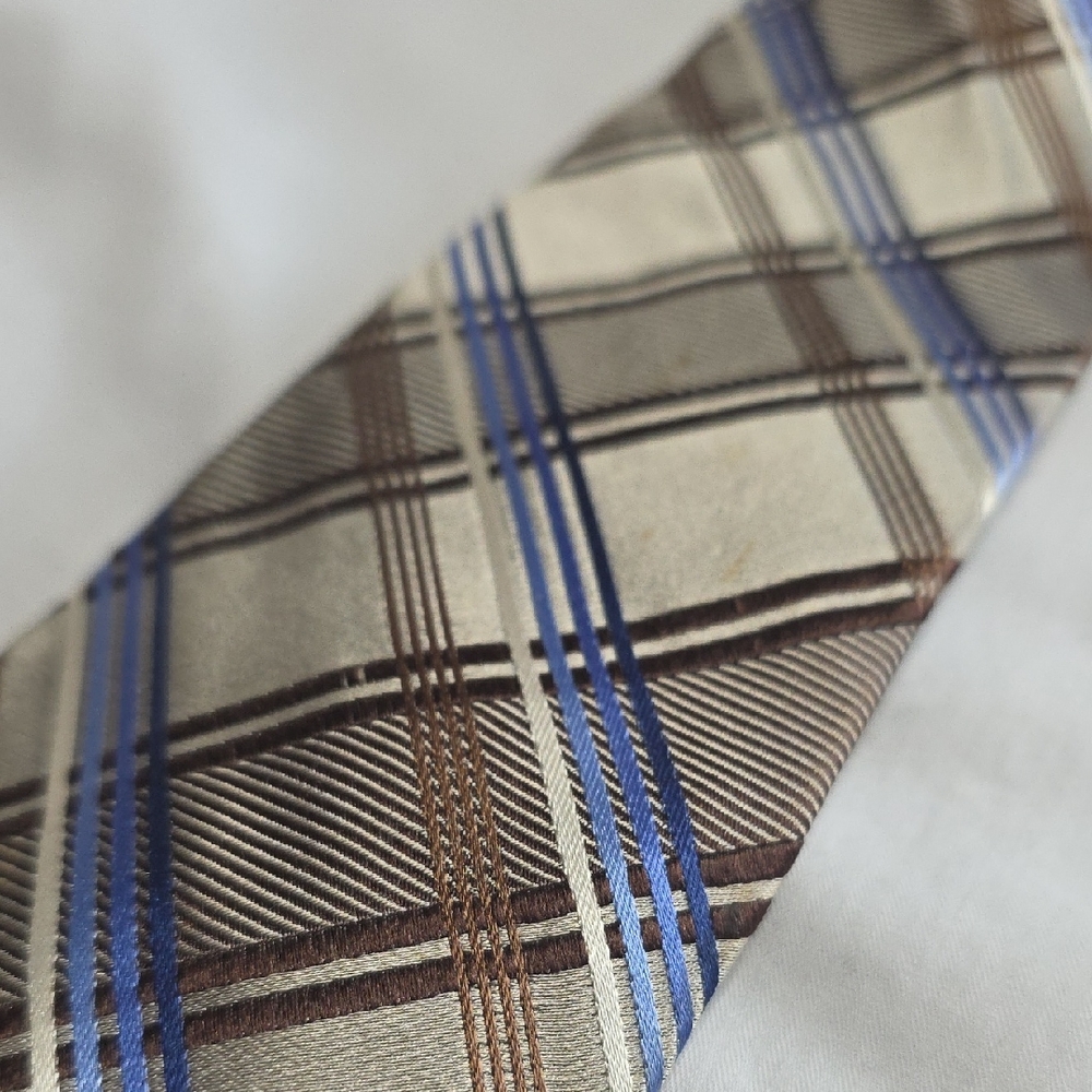 Elegant Plaid Men's Tie in Brown and Blue